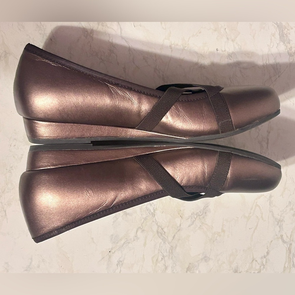 Vionic Dakota Slip On Shoes Size 6 - Picture 4 of 10
